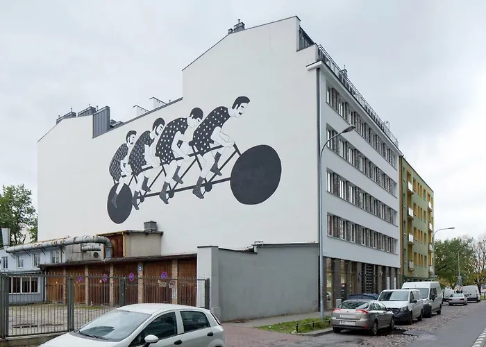 Clicktheflat The Warsaw Rising Museum Apartments